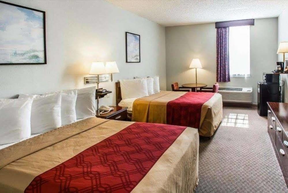 Belmont Inn & Suites Флорида-Сити Экстерьер фото